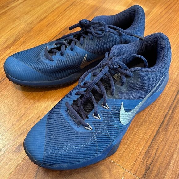 New Without Box Men's Nike Training Athletic Shoes Size 9.5